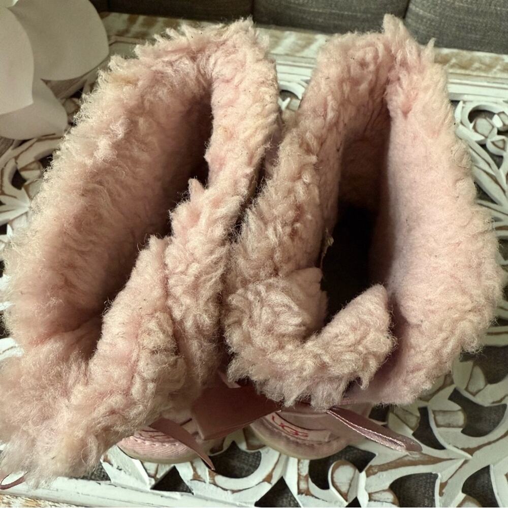 UGG Pink Back Bows Winter Shearling Short Boots Women’s 6 - Picture 5 of 8